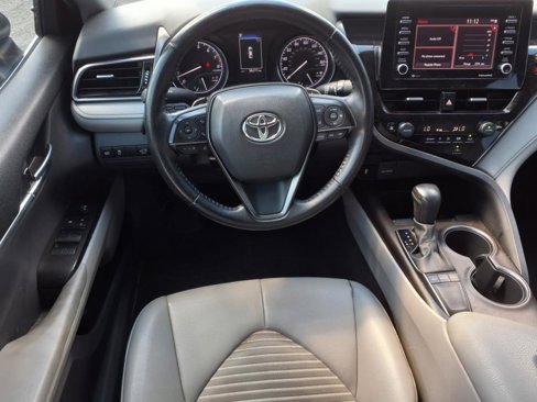 Used 2022 Toyota Camry SE image 19