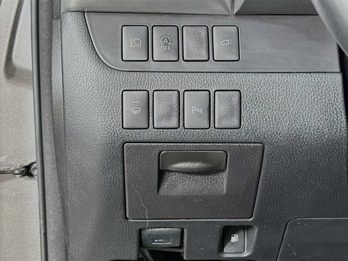 Used 2018 Toyota Highlander Limited image 10