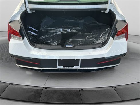 Used 2025 Hyundai Elantra SEL w/ Cargo Package image 22