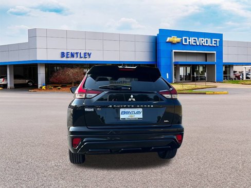 Used 2023 Mitsubishi Eclipse Cross SE image 4