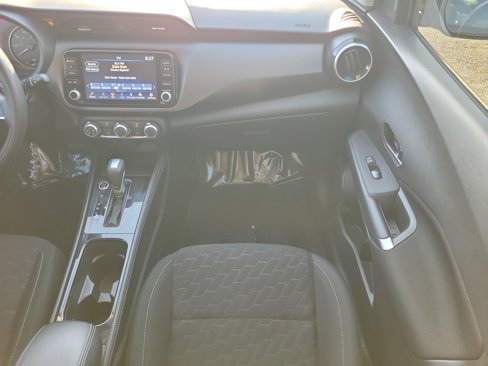 Certified 2024 Nissan Kicks SV image 17