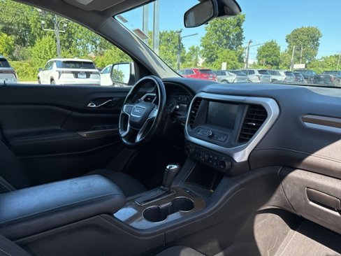 Used 2019 GMC Acadia SLE image 11