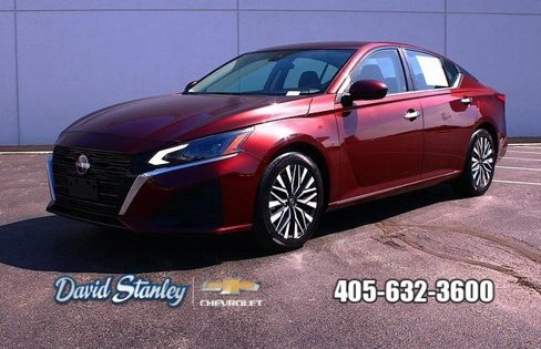 Used 2023 Nissan Altima 2.5 SV image 1