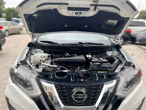 Used 2018 Nissan Rogue S image 9