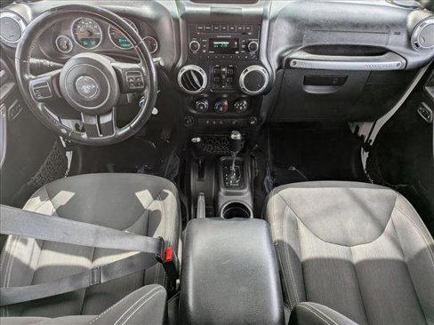 Used 2015 Jeep Wrangler Unlimited Sahara image 18