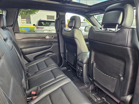 Used 2017 Jeep Grand Cherokee Overland image 36