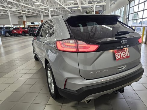 Used 2022 Ford Edge Titanium image 3