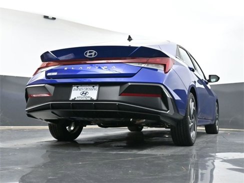 Used 2024 Hyundai Elantra SEL w/ Convenience Package image 34