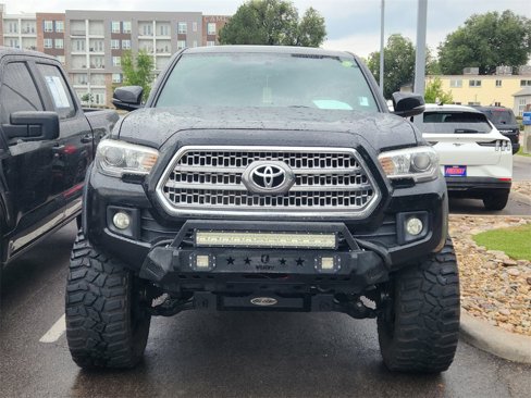 Used 2016 Toyota Tacoma TRD Off-Road image 2