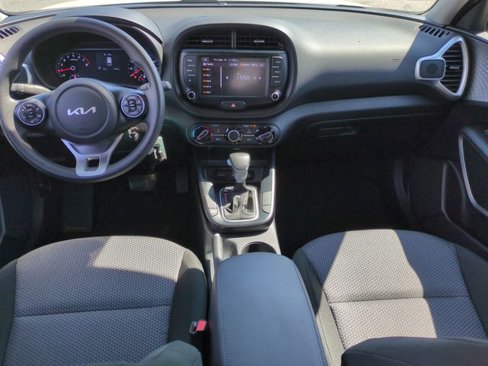 Used 2022 Kia Soul LX image 27