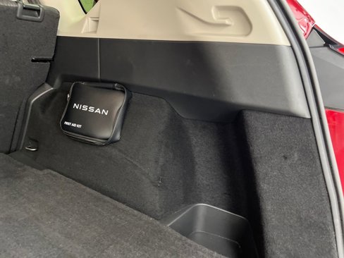 Used 2024 Nissan Rogue SV image 32
