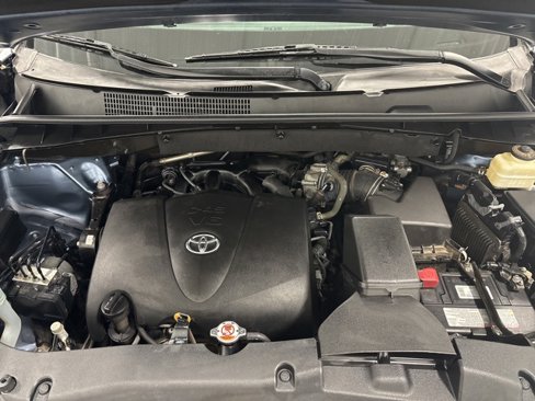 Used 2017 Toyota Highlander Limited image 29