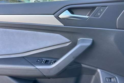 New 2025 Volkswagen Jetta SE image 10