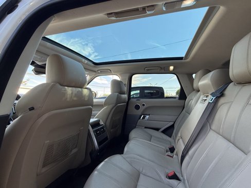 Used 2017 Land Rover Range Rover Sport SE image 25