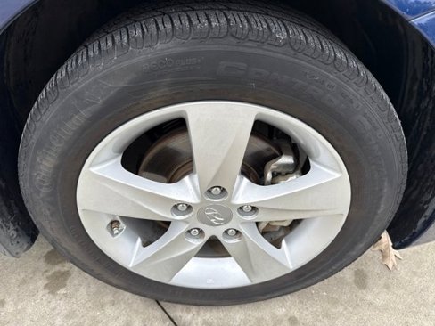 Used 2013 Hyundai Elantra GLS w/ Preferred Pkg image 11