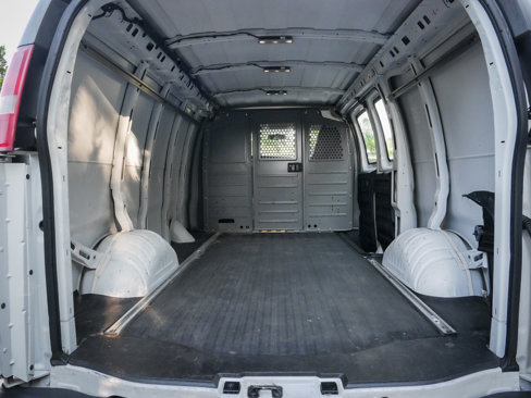 Used 2017 GMC Savana 2500 image 28