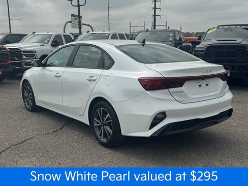 Used 2022 Kia Forte LXS image 3