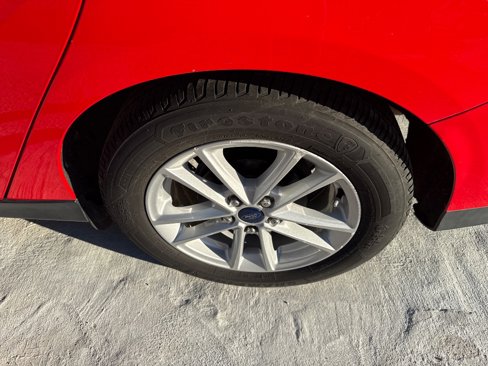 Used 2015 Ford Focus SE image 9