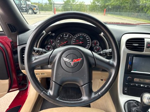 Used 2005 Chevrolet Corvette Convertible w/ Preferred Equipment Group image 13