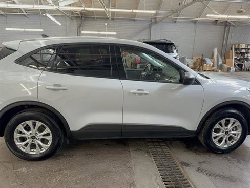 Used 2025 Ford Escape Active image 13