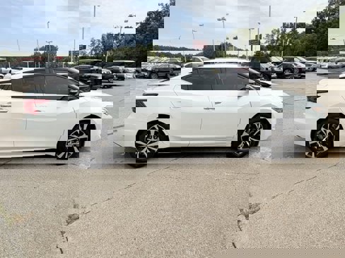 Used 2018 Nissan Maxima Platinum image 4