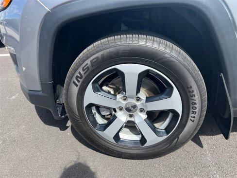 Used 2018 Jeep Compass Latitude image 9