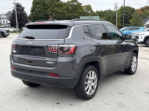 Used 2024 Jeep Compass Latitude image 5