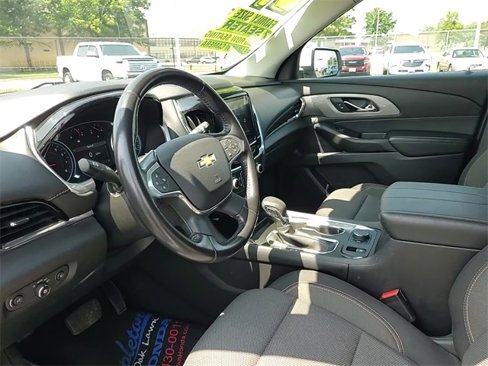 Used 2021 Chevrolet Traverse LT image 9