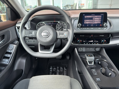 Used 2023 Nissan Rogue SV image 21