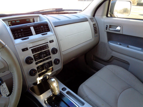 Used 2010 Mercury Mariner Premier image 19