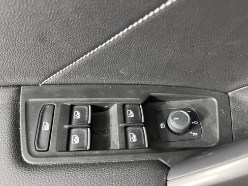Used 2024 Volkswagen Tiguan SE R-Line image 19