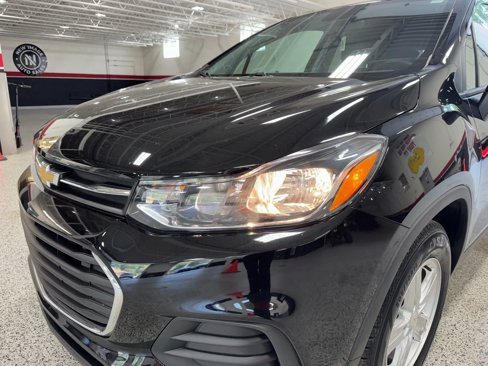 Used 2021 Chevrolet Trax LS w/ Tint and Cruise Package image 8