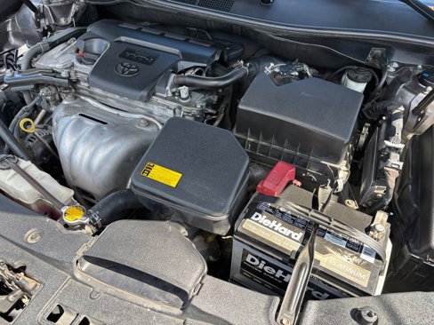 Used 2014 Toyota Camry L image 10