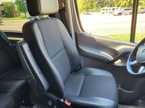 Used 2018 Mercedes-Benz Sprinter 2500 image 26