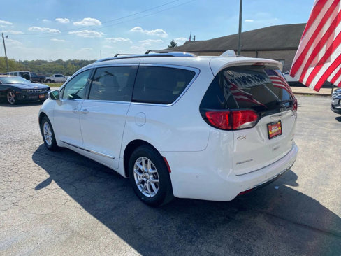 Used 2017 Chrysler Pacifica Limited w/ Advanced Safetytec Group image 5