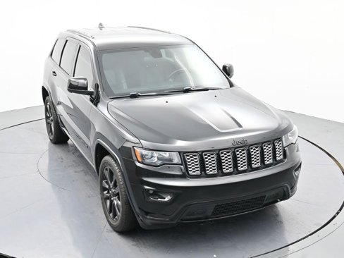 Used 2021 Jeep Grand Cherokee Laredo X image 23