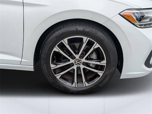 Used 2024 Volkswagen Jetta Sport image 11