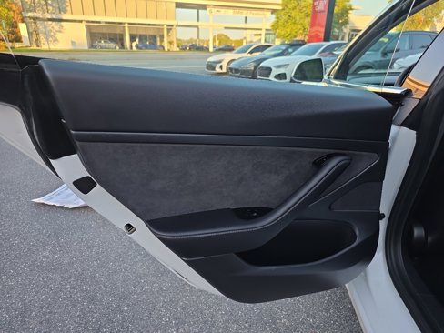 Used 2020 Tesla Model 3 Standard Range Plus image 45
