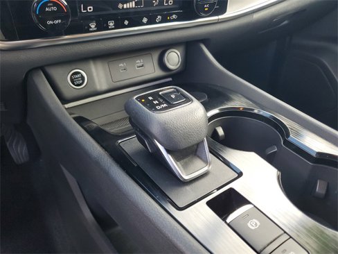 Used 2021 Nissan Rogue SV image 30