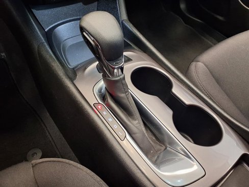 Used 2022 Chevrolet Malibu LS image 17