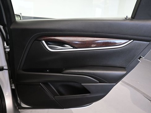 Used 2017 Cadillac XTS Luxury image 37