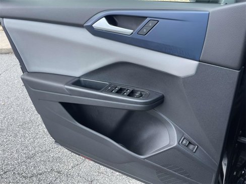 Certified 2023 Volkswagen Taos SE image 19