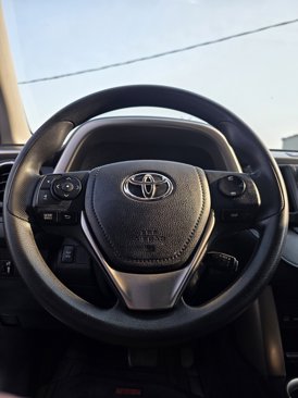 Used 2015 Toyota RAV4 LE image 13