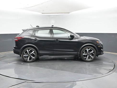 Used 2021 Nissan Rogue Sport SL image 6