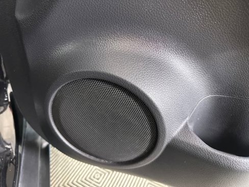 Used 2018 Nissan Rogue SV image 36
