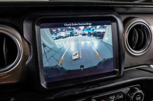 Used 2018 Jeep Wrangler Unlimited Sahara image 22