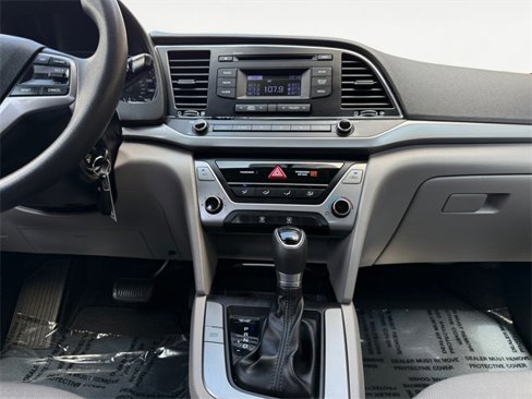 Used 2018 Hyundai Elantra SE image 11