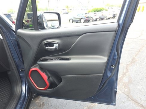Used 2022 Jeep Renegade Trailhawk w/ Sun/Sound Group image 35