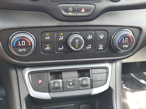 Used 2024 GMC Terrain SLT image 22