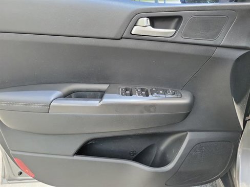 Used 2019 Kia Sportage LX image 19